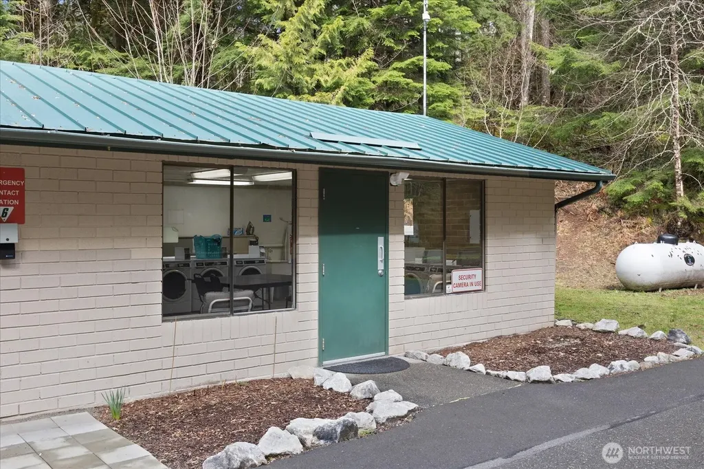 147 E Big River Deming WA 98244