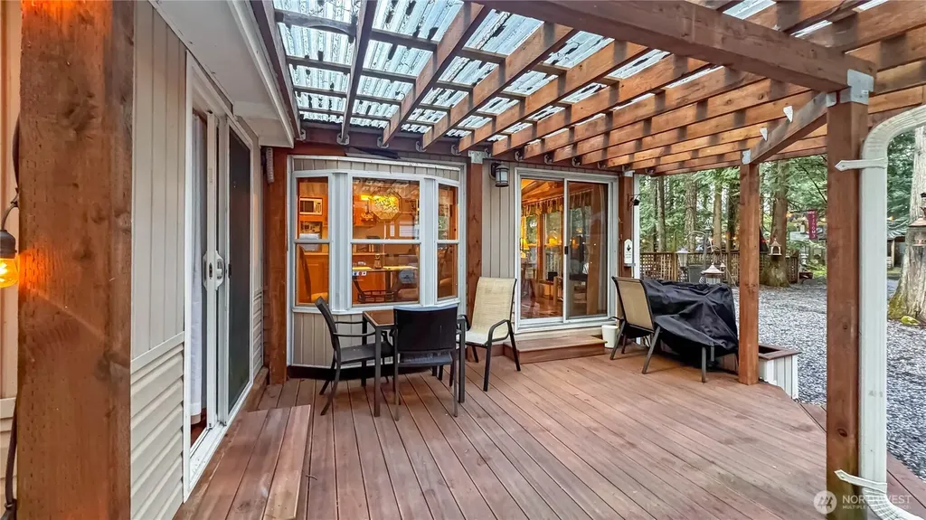 147 E Big River Deming WA 98244