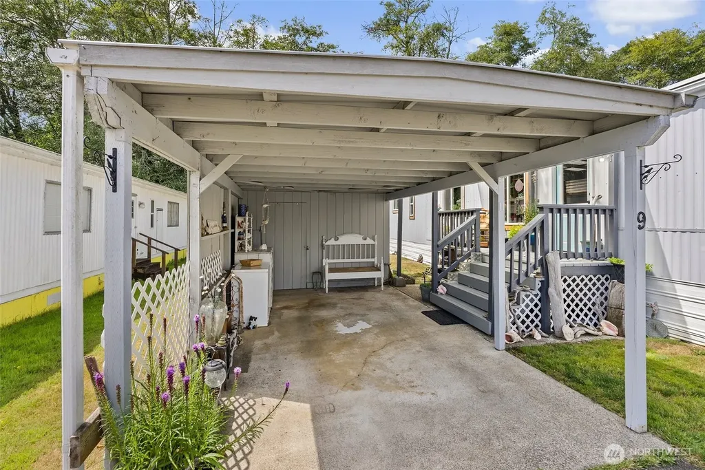 1050 Howard Street Raymond WA 98577