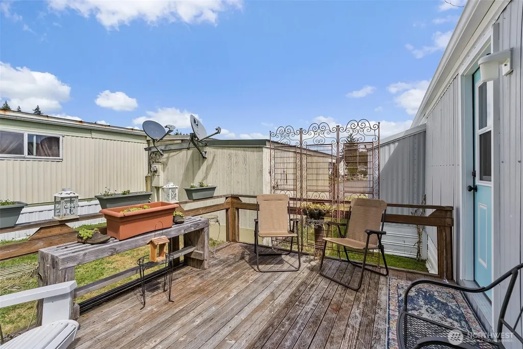 1050 Howard Street Raymond WA 98577