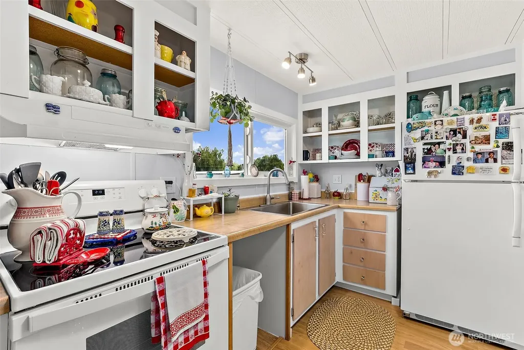 1050 Howard Street Raymond WA 98577