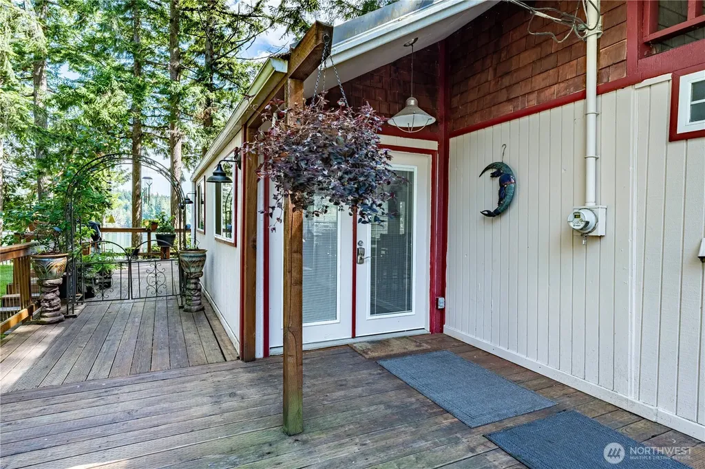 711 E Herron Boulevard NW Lakebay WA 98349