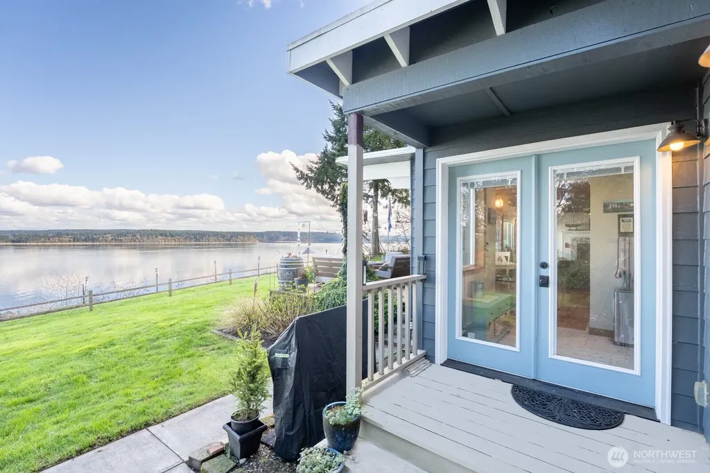 9513 Villa Beach Road Anderson Island WA 98303