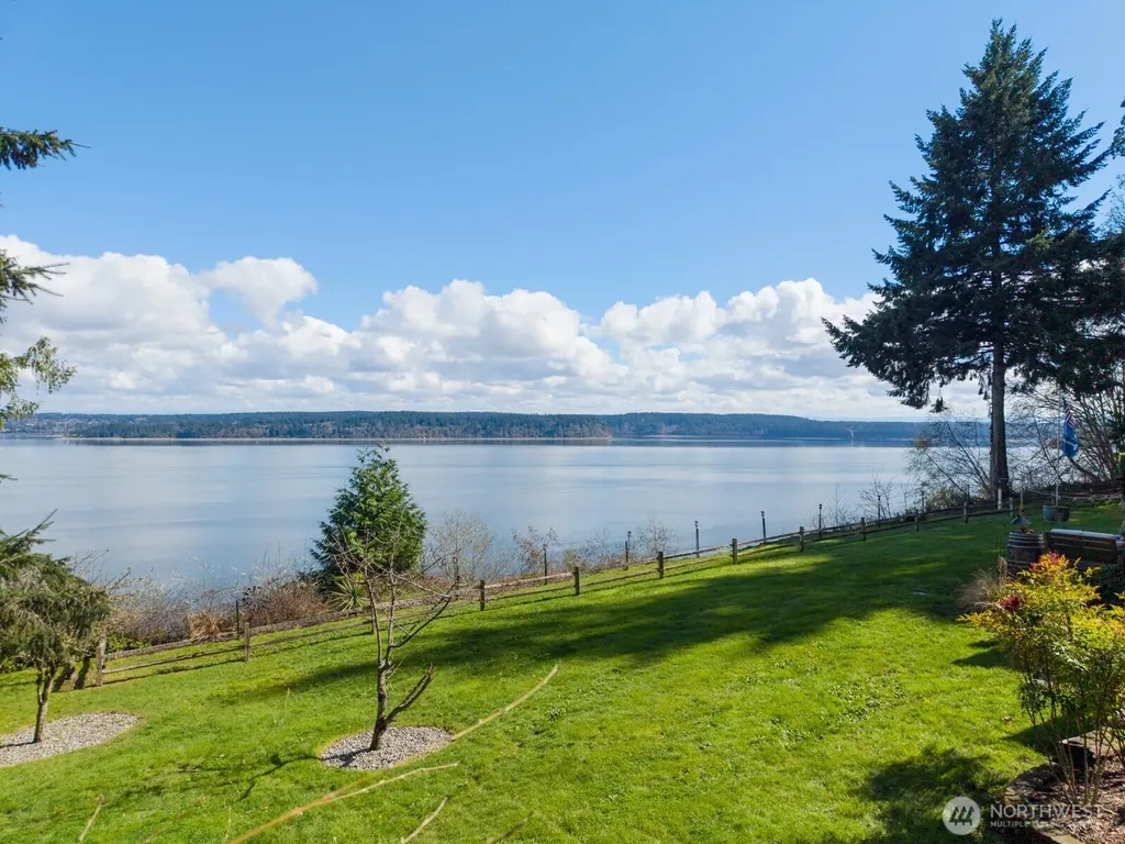 9513 Villa Beach Road Anderson Island WA 98303