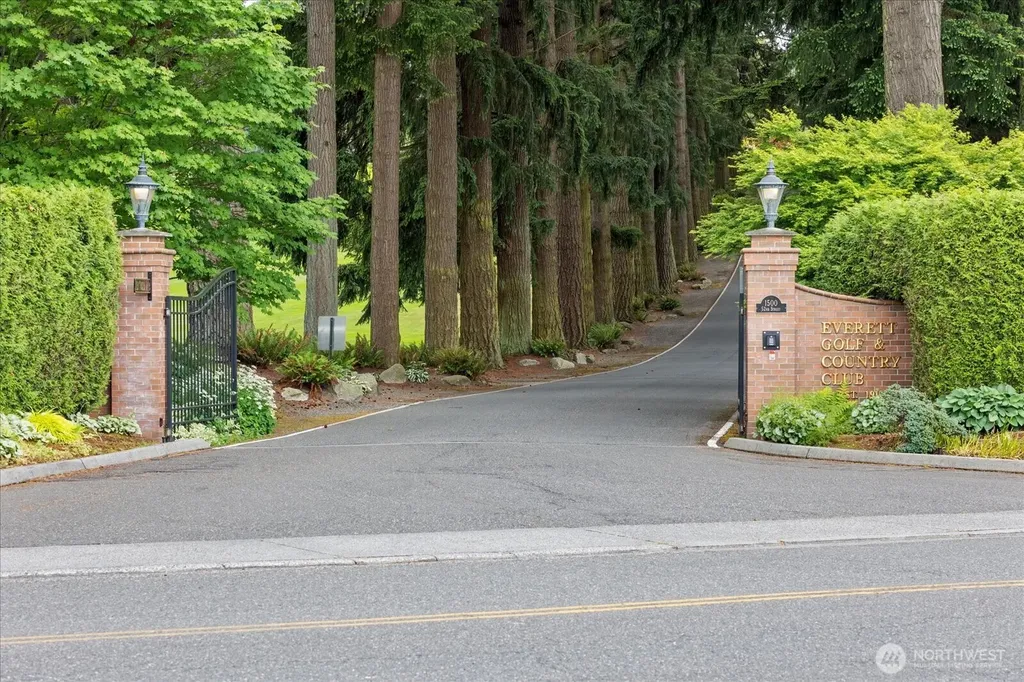 1501 52nd Street SE Everett WA 98203