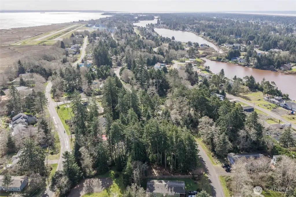 736 Chenois Avenue NE Ocean Shores WA 98569