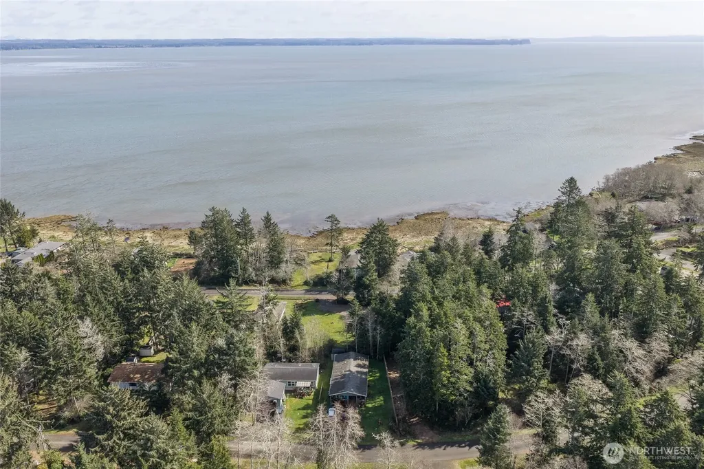 736 Chenois Avenue NE Ocean Shores WA 98569