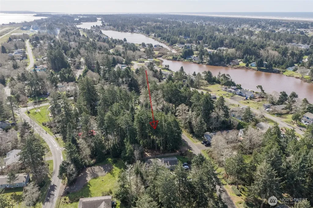 736 Chenois Avenue NE Ocean Shores WA 98569
