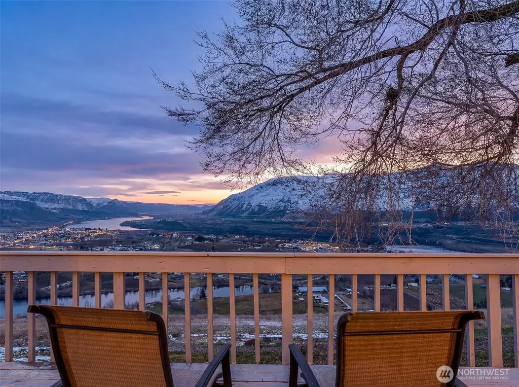 1220 S Webb Place East Wenatchee WA 98802