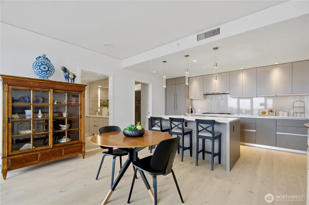 2510 6th Avenue Seattle WA 98121