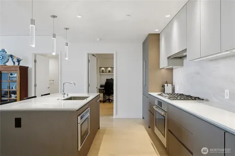 2510 6th Avenue Seattle WA 98121