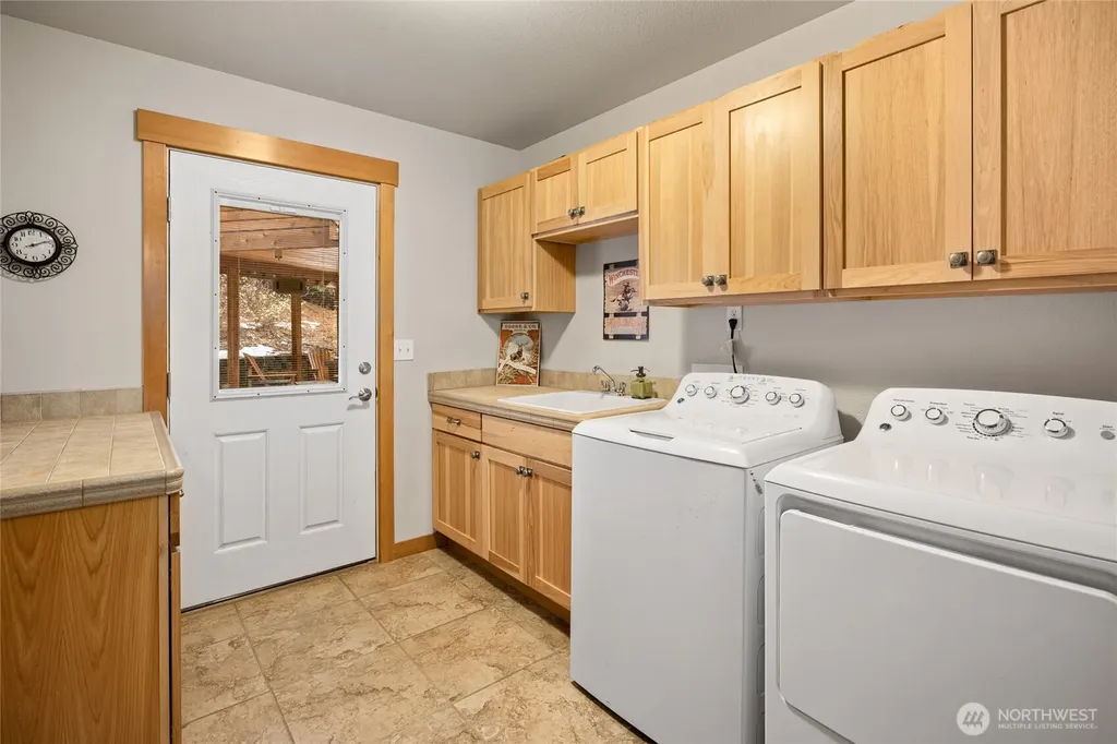 261 Tiger Lily Lane Ronald WA 98940