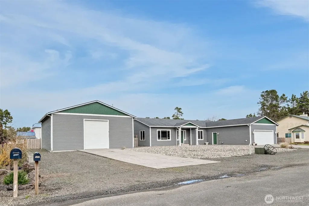 1215 195th Street Long Beach WA 98631