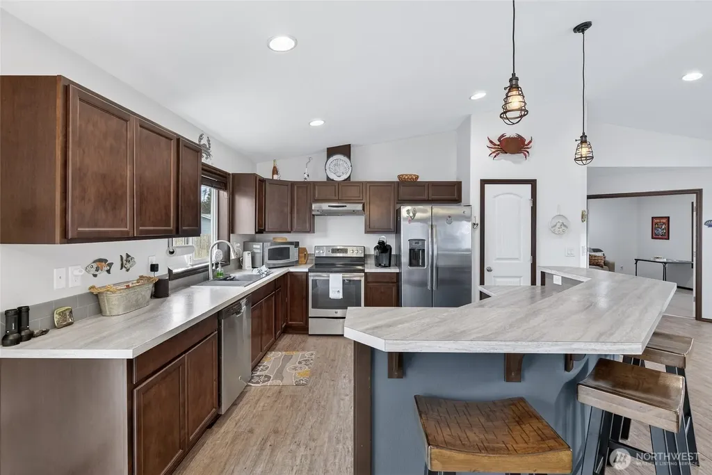 1215 195th Street Long Beach WA 98631