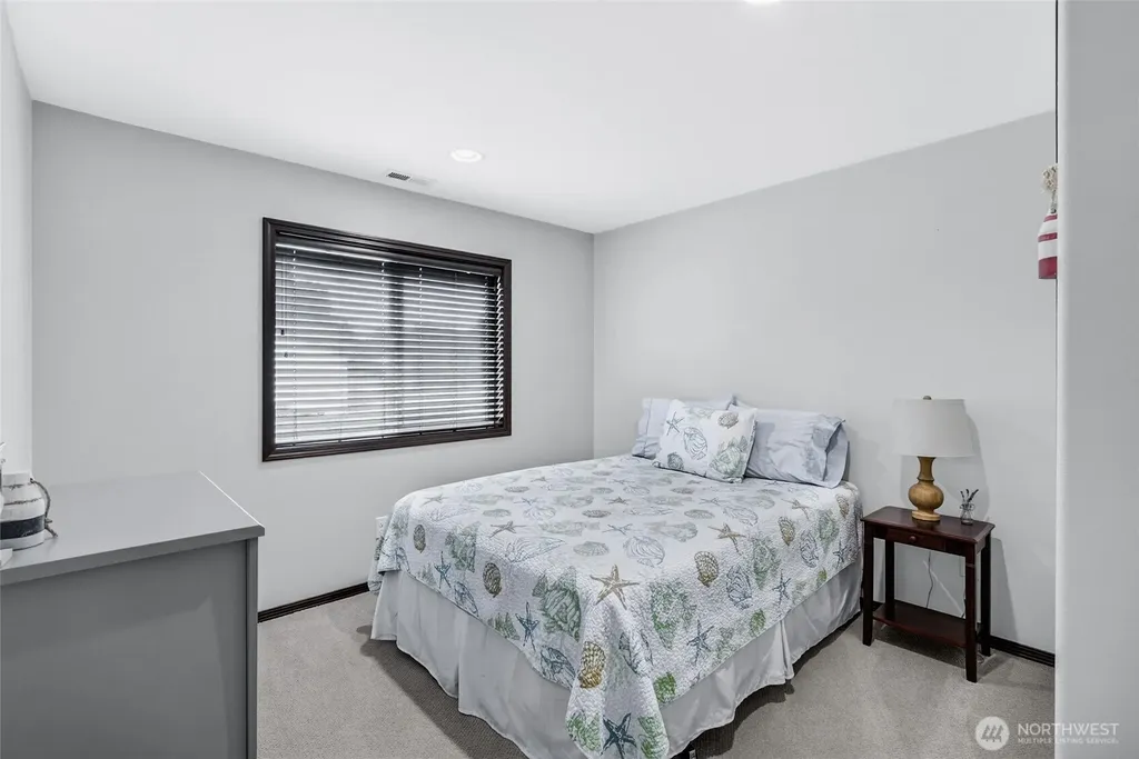 1215 195th Street Long Beach WA 98631