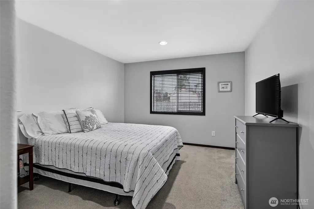 1215 195th Street Long Beach WA 98631