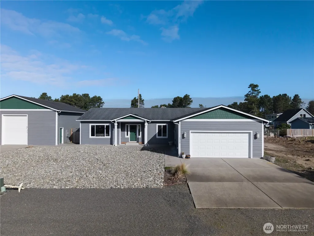 1215 195th Street Long Beach WA 98631