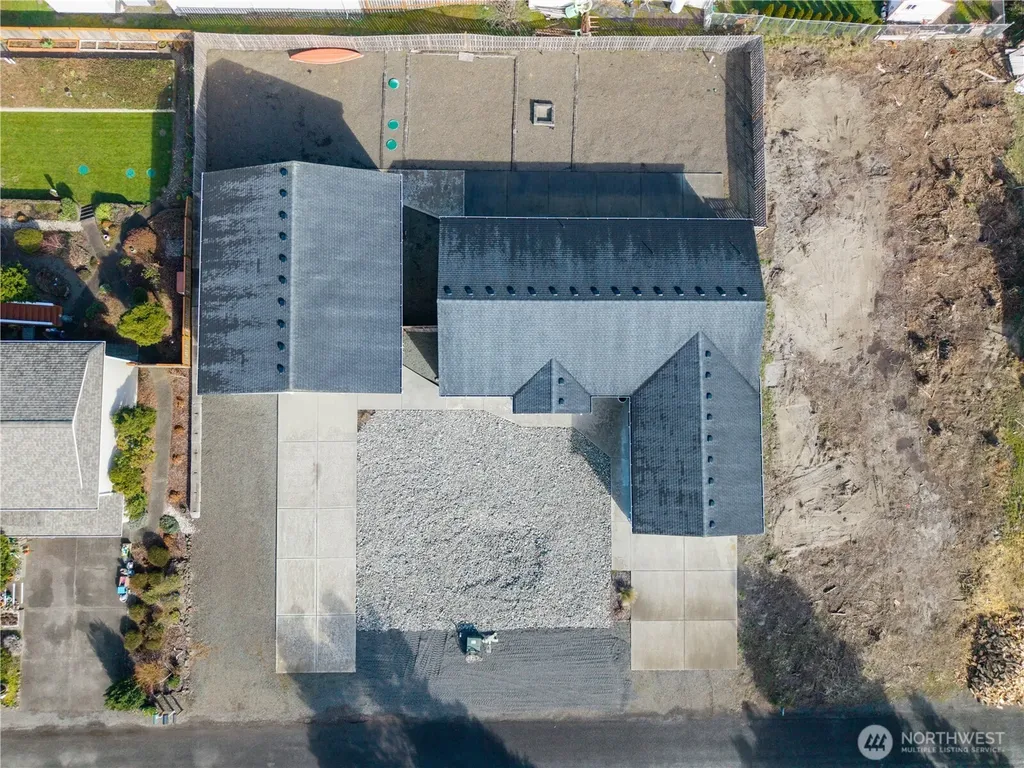 1215 195th Street Long Beach WA 98631