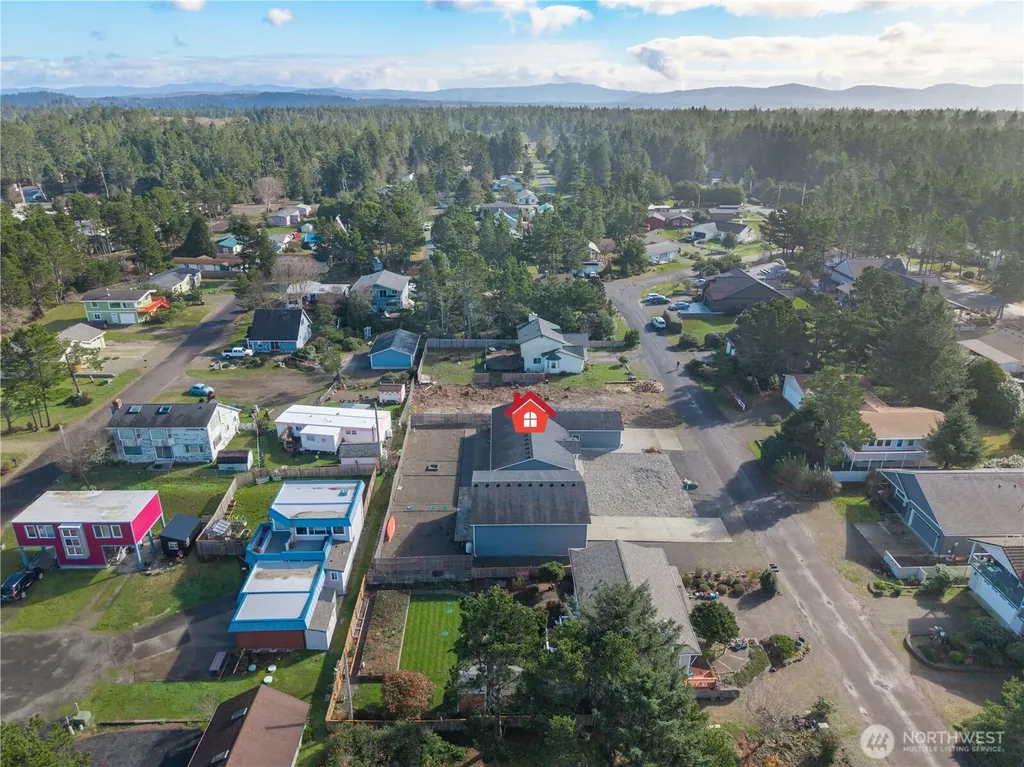 1215 195th Street Long Beach WA 98631