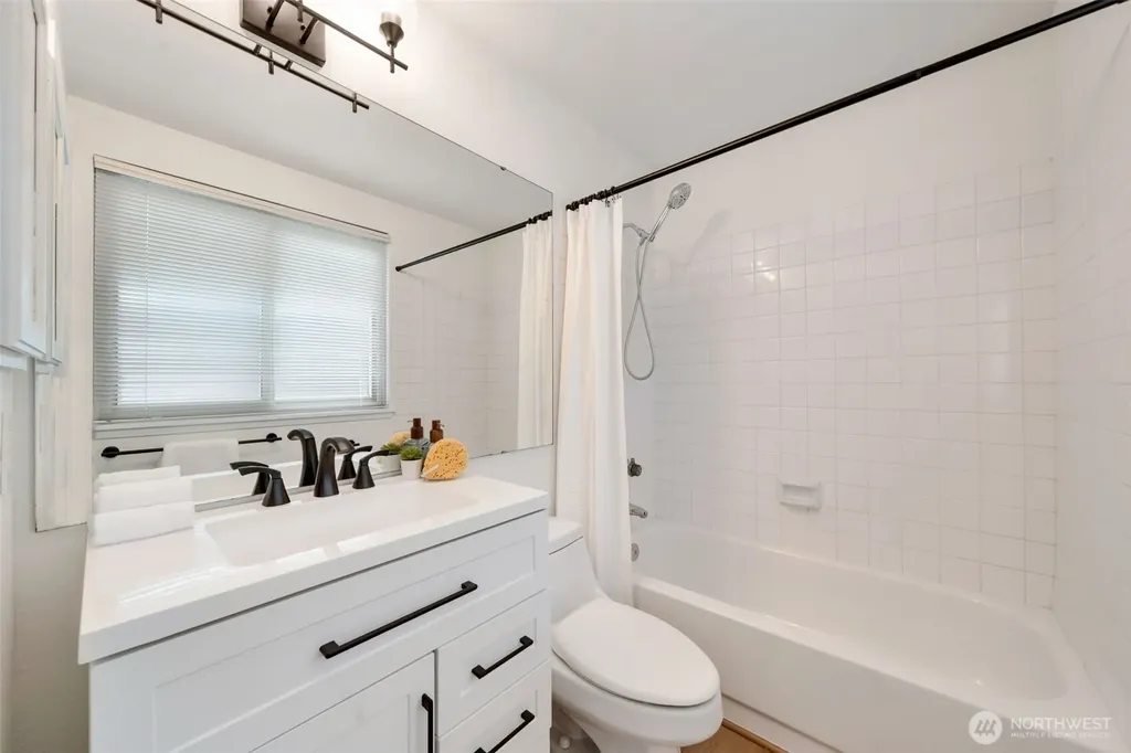 953 Field Avenue NE Renton WA 98059