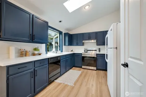953 Field Avenue NE Renton WA 98059