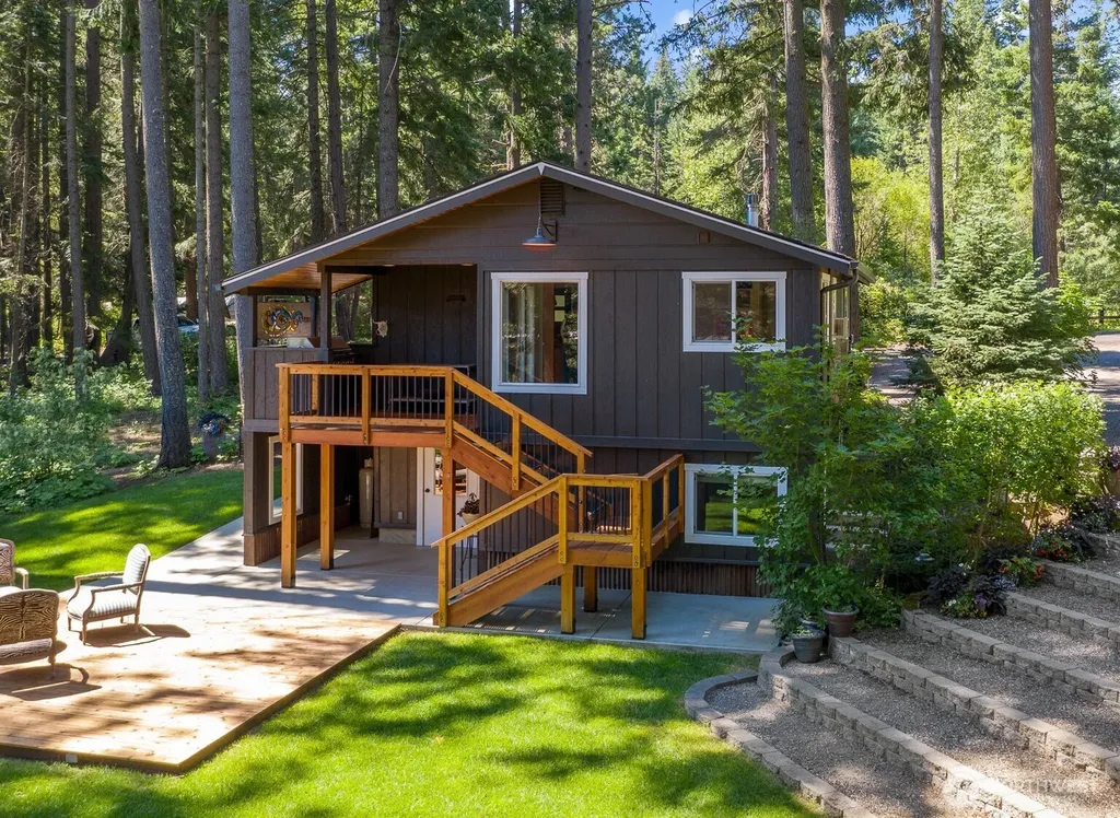 661 W Pacific Avenue Ronald WA 98940