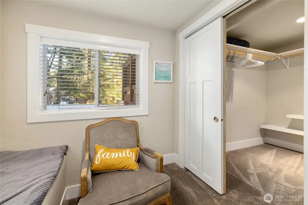 661 W Pacific Avenue Ronald WA 98940