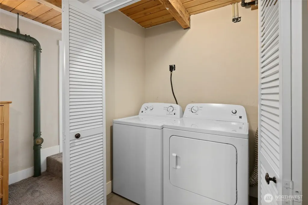 661 W Pacific Avenue Ronald WA 98940