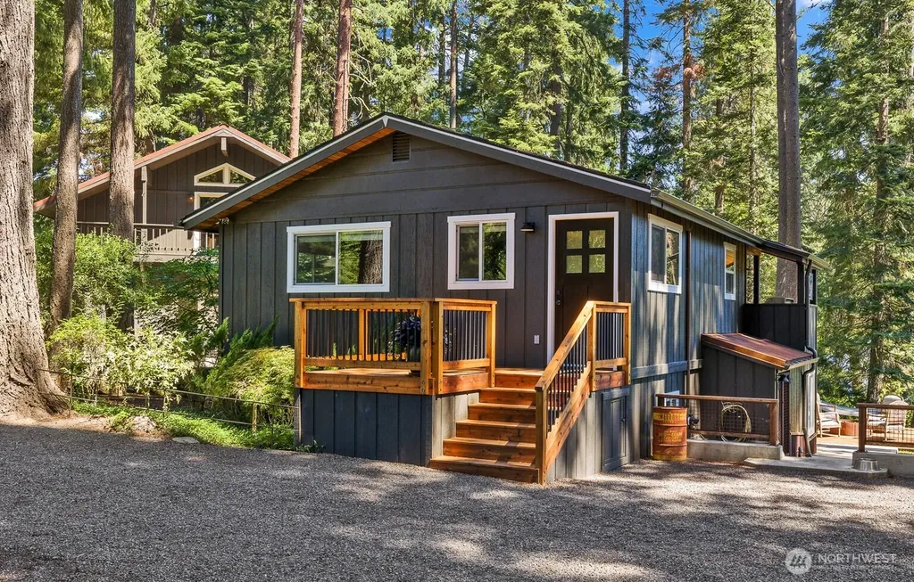 661 W Pacific Avenue Ronald WA 98940