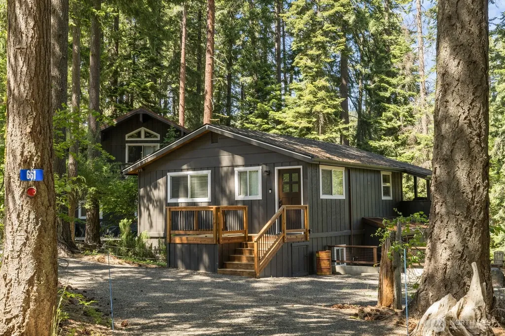 661 W Pacific Avenue Ronald WA 98940