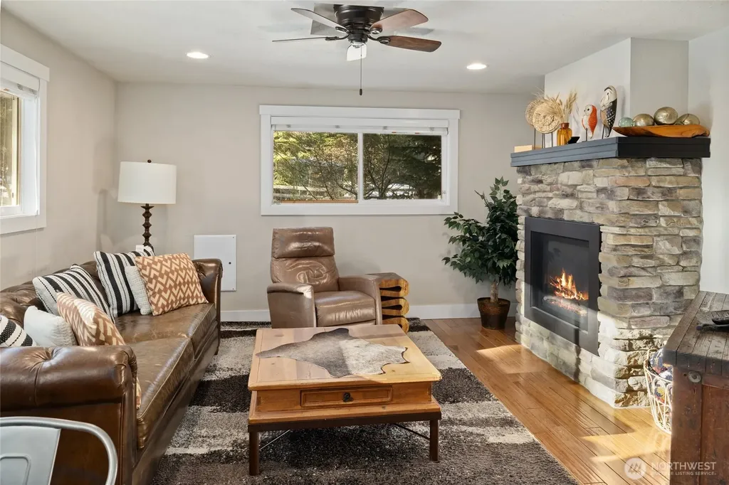 661 W Pacific Avenue Ronald WA 98940