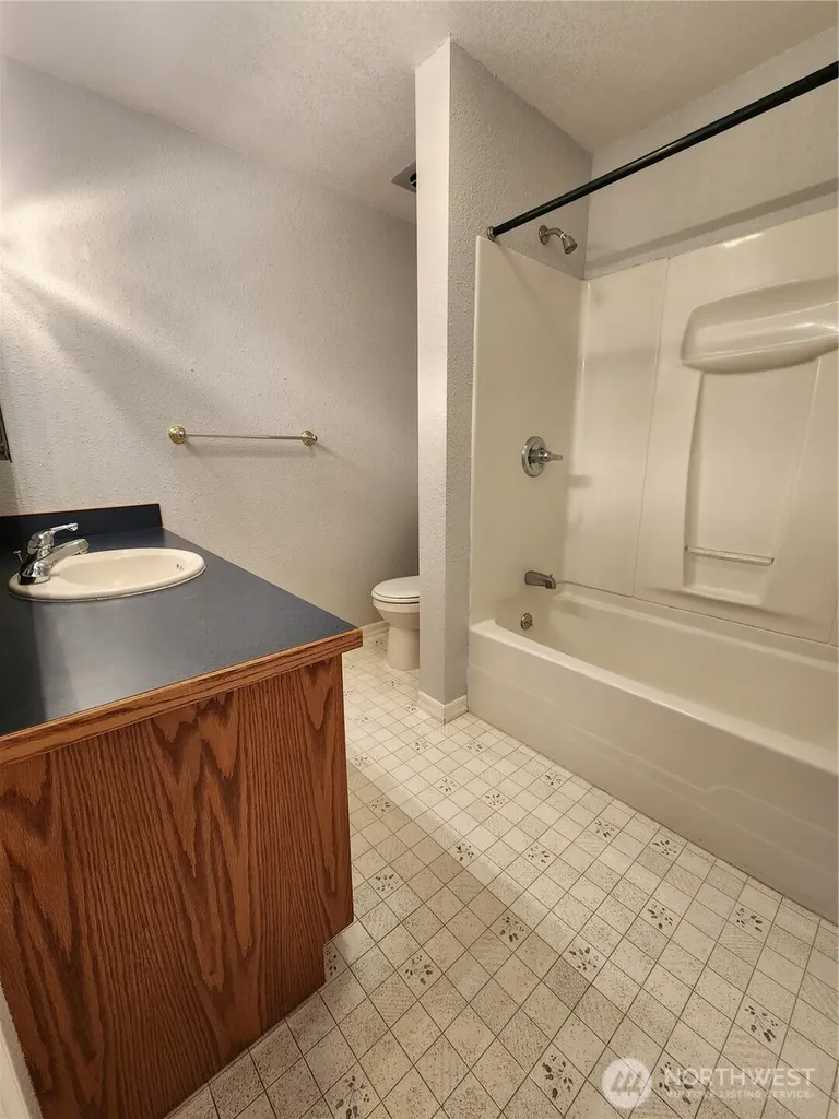 114 Cedar Avenue College Place WA 99324