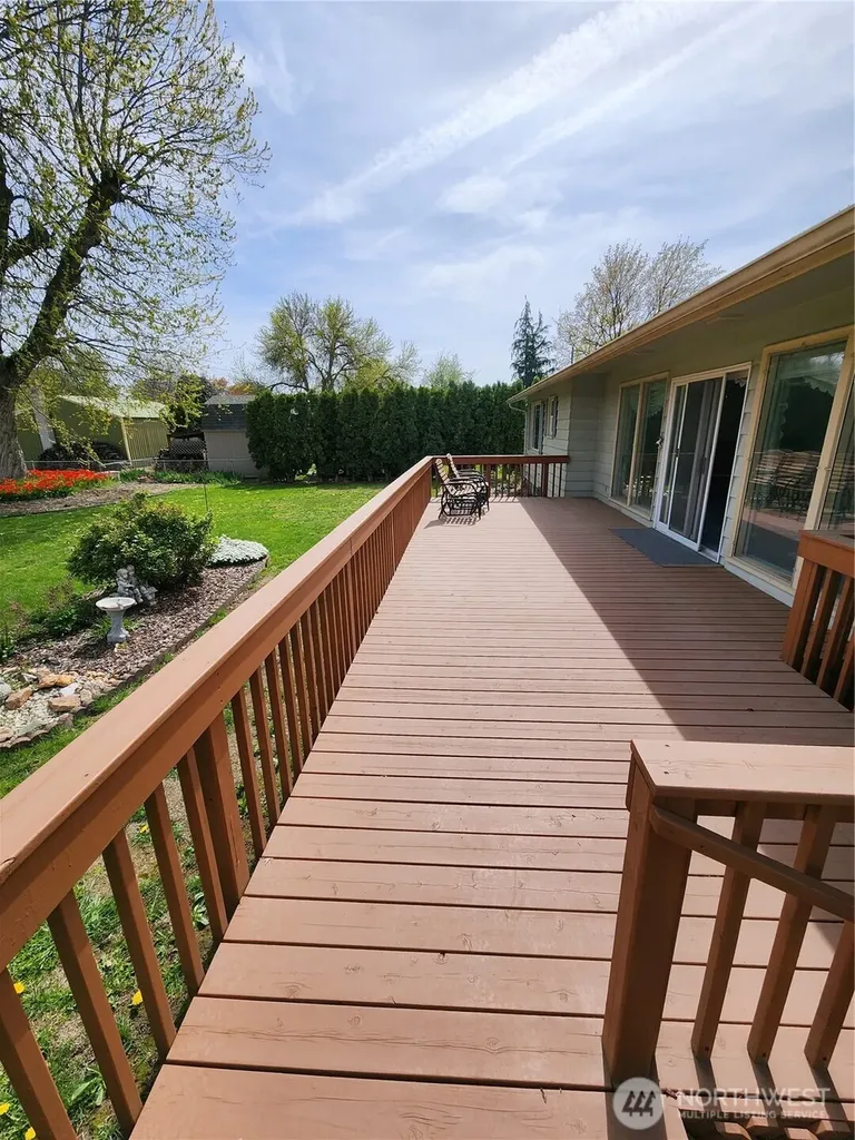 114 Cedar Avenue College Place WA 99324