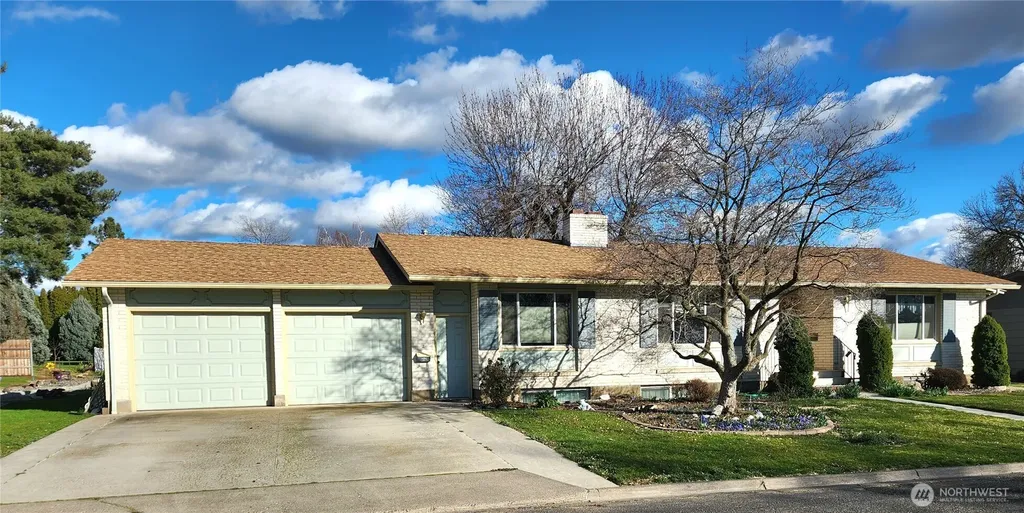 114 Cedar Avenue College Place WA 99324