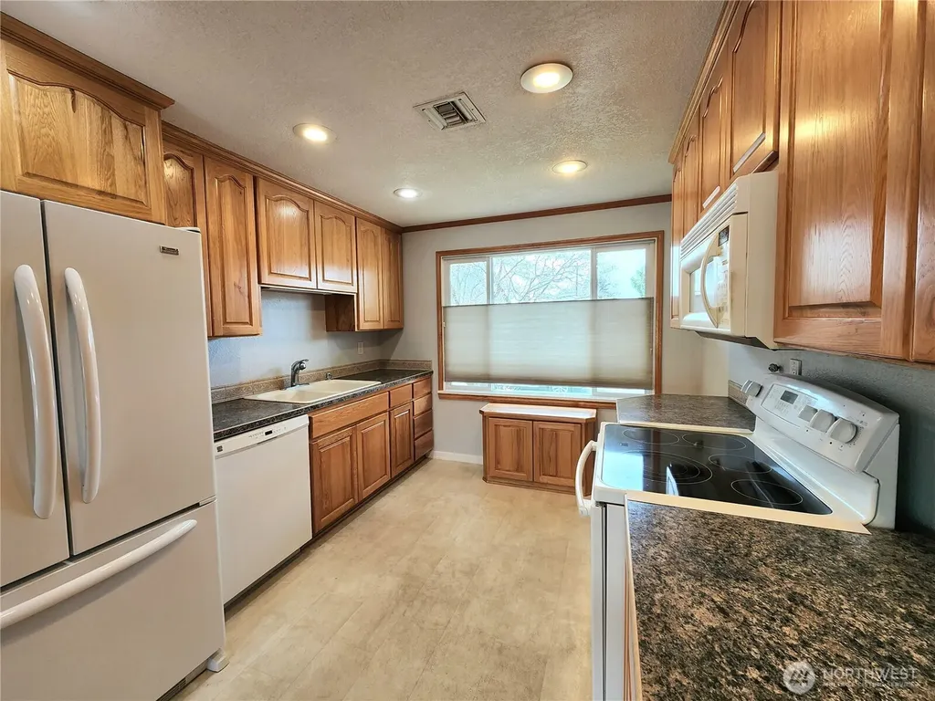 114 Cedar Avenue College Place WA 99324
