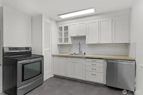 833 E Marine View Drive Everett WA 98201