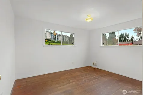 833 E Marine View Drive Everett WA 98201