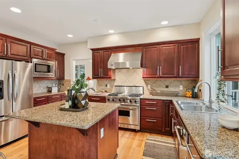 4707 NE 7th Place Renton WA 98059
