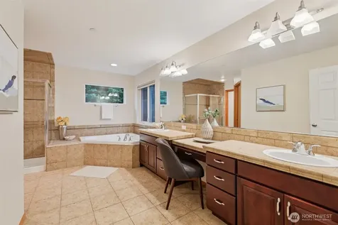4707 NE 7th Place Renton WA 98059