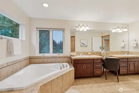 4707 NE 7th Place Renton WA 98059