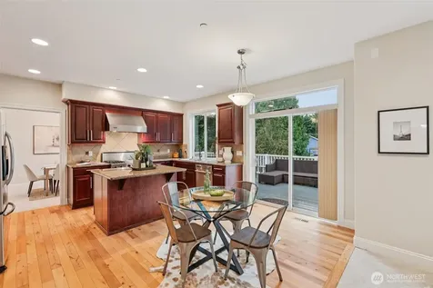 4707 NE 7th Place Renton WA 98059