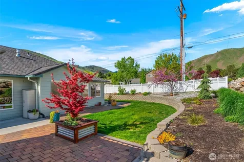 2220 Michael Brooke Wenatchee WA 98801