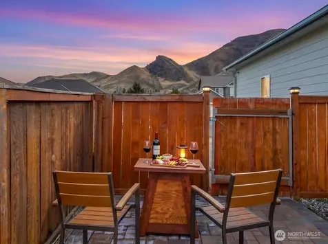 2220 Michael Brooke Wenatchee WA 98801