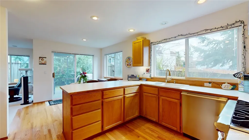1704 Field Place NE Renton WA 98059