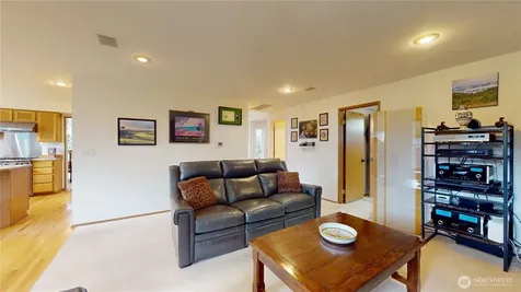 1704 Field Place NE Renton WA 98059