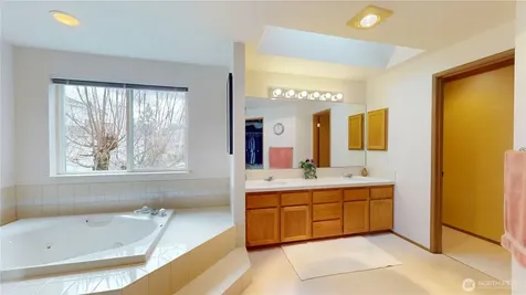1704 Field Place NE Renton WA 98059