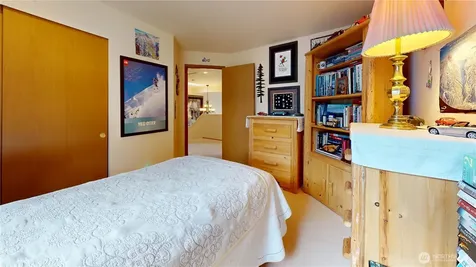 1704 Field Place NE Renton WA 98059