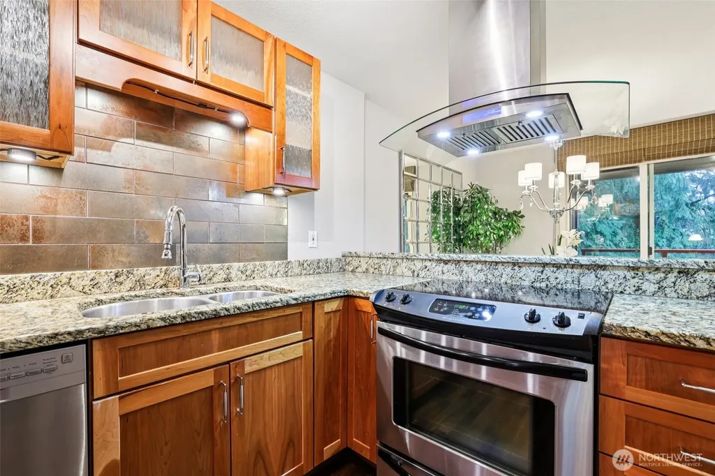 11060 NE 33rd Place Bellevue WA 98004
