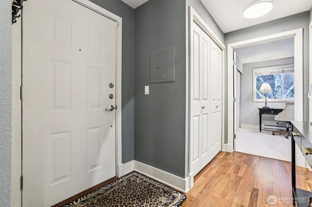 11060 NE 33rd Place Bellevue WA 98004