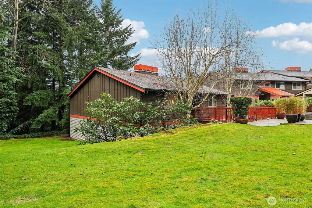 11060 NE 33rd Place Bellevue WA 98004